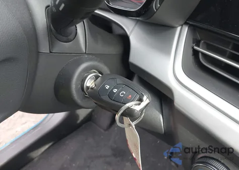 2025 Chevrolet Trax Fwd 1Rs z USA, uszkodzony, nr VIN KL77LGEP0SC049184